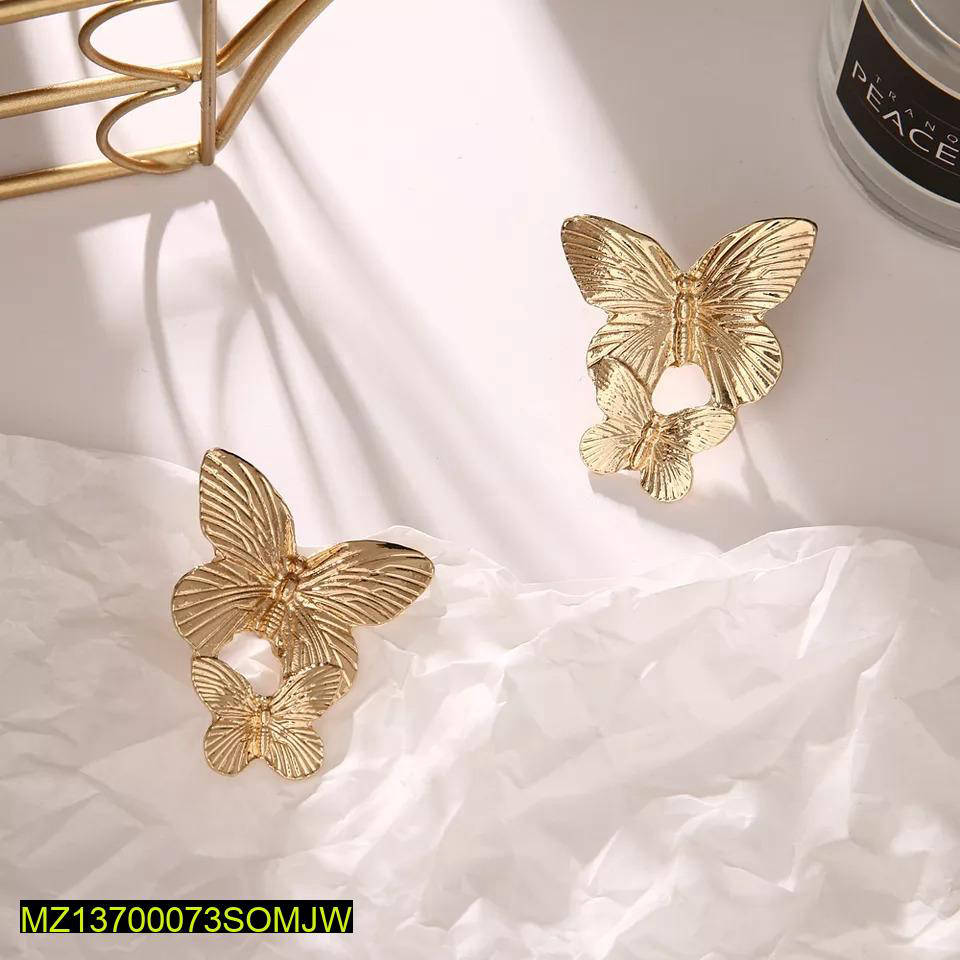 Ultimate Essentials Bundle: Earrings + Earbuds + Bag + T shirts